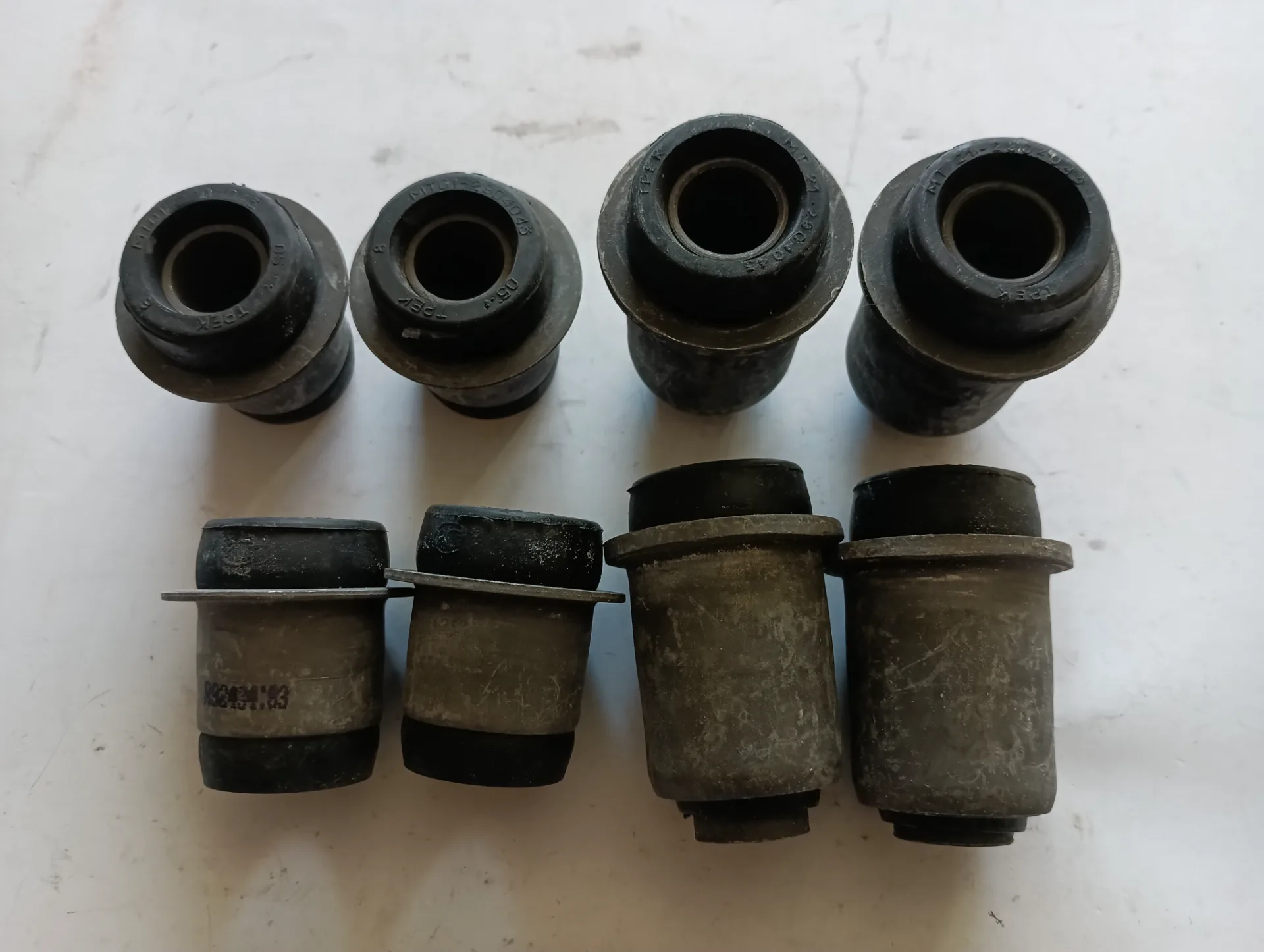 Сайлентблоки передние Ваз-2121 Трек (8 шт)