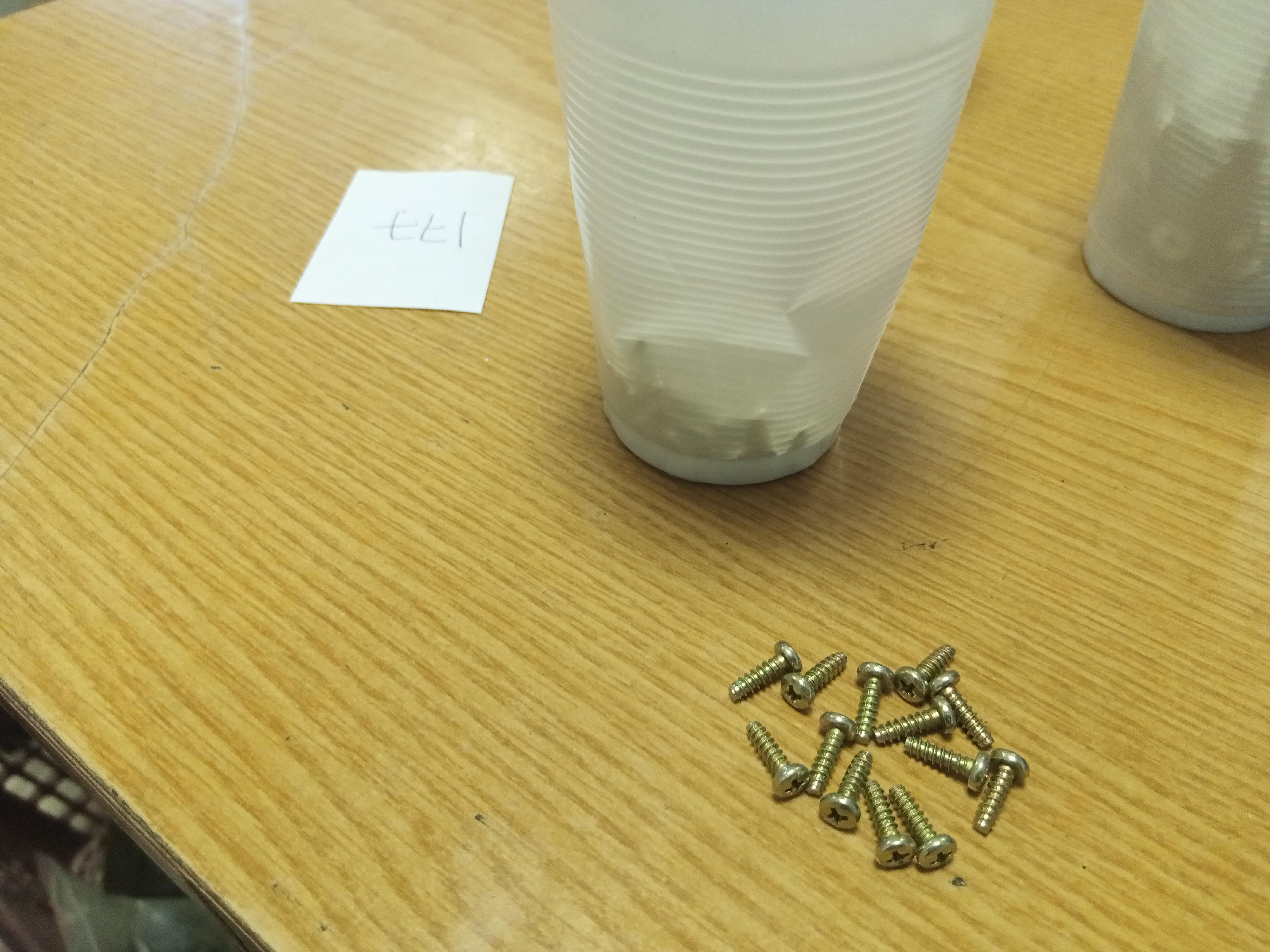 Шуруп желтый 11х3 мм