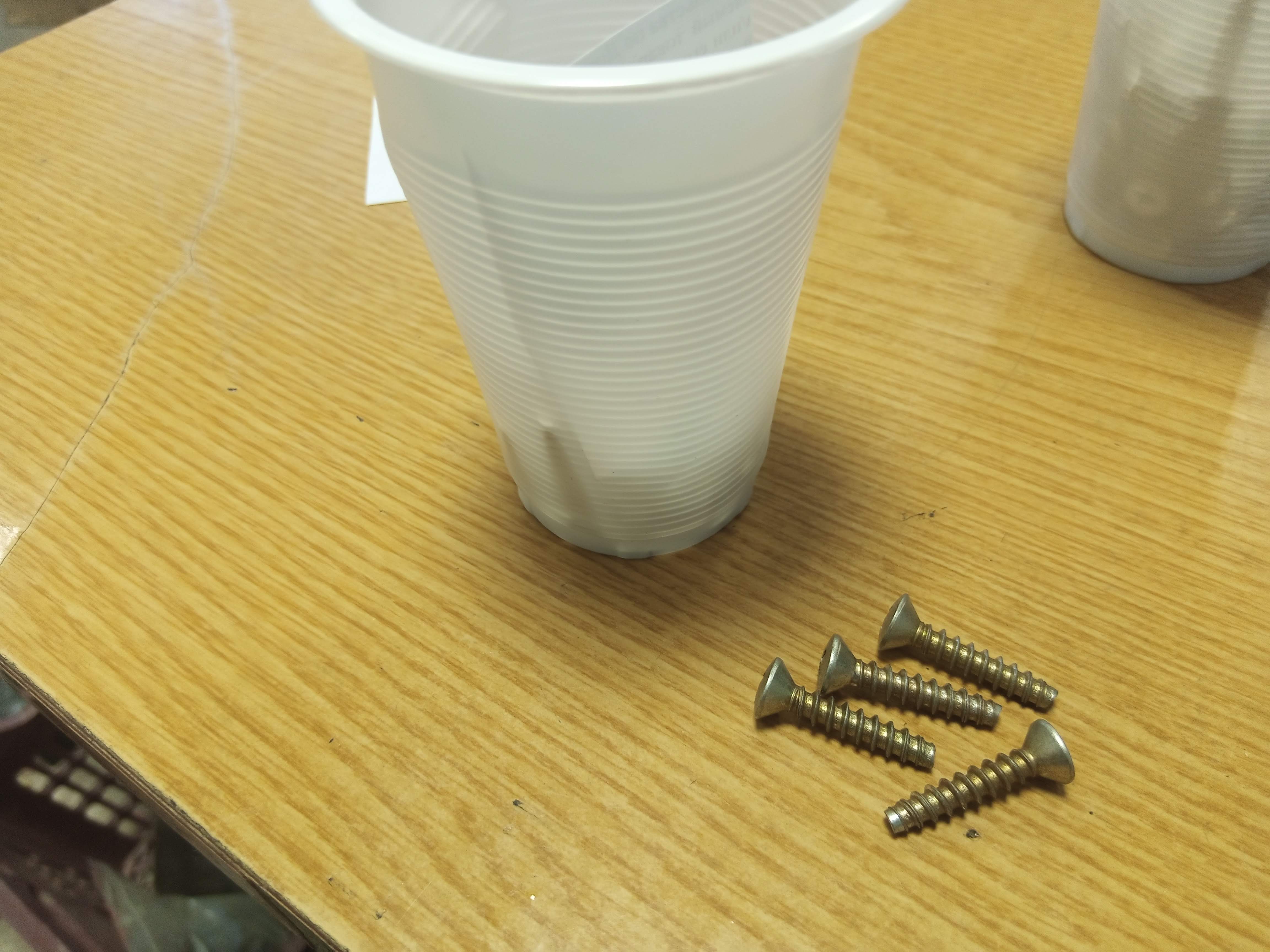 Шуруп желтый 27х5 мм