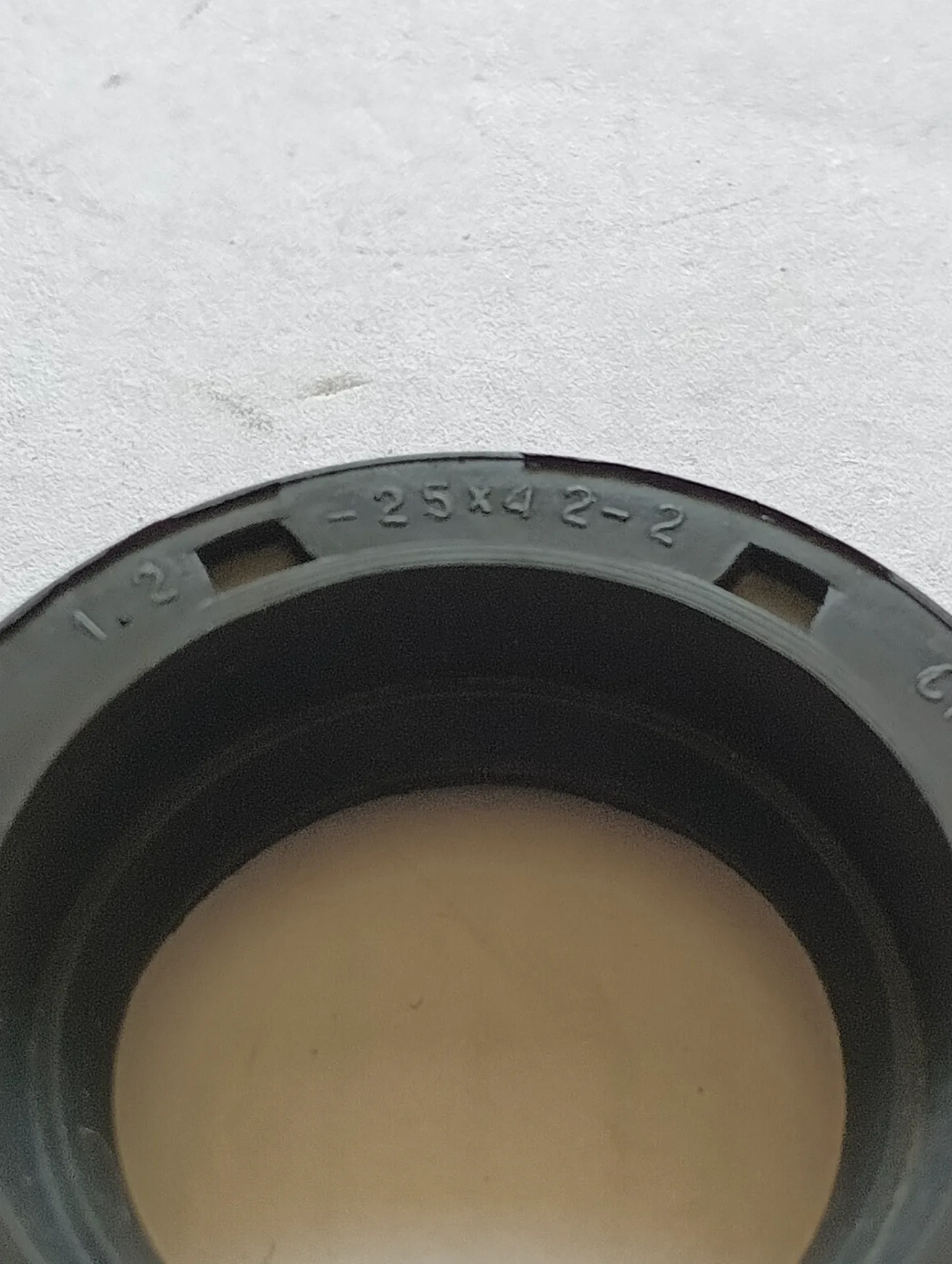 Сальник 1.2-25х42-2.  2,2-25х42-1. 4