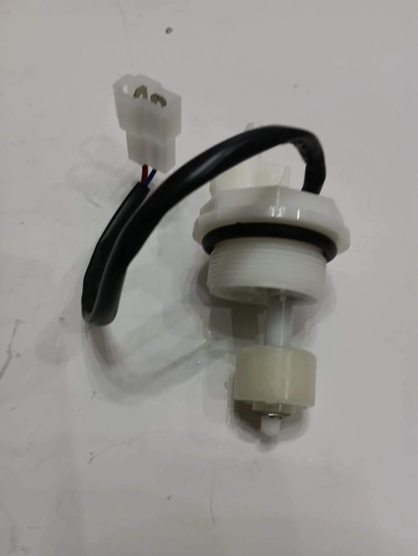 Датчик топливного фильтра DB-067 2