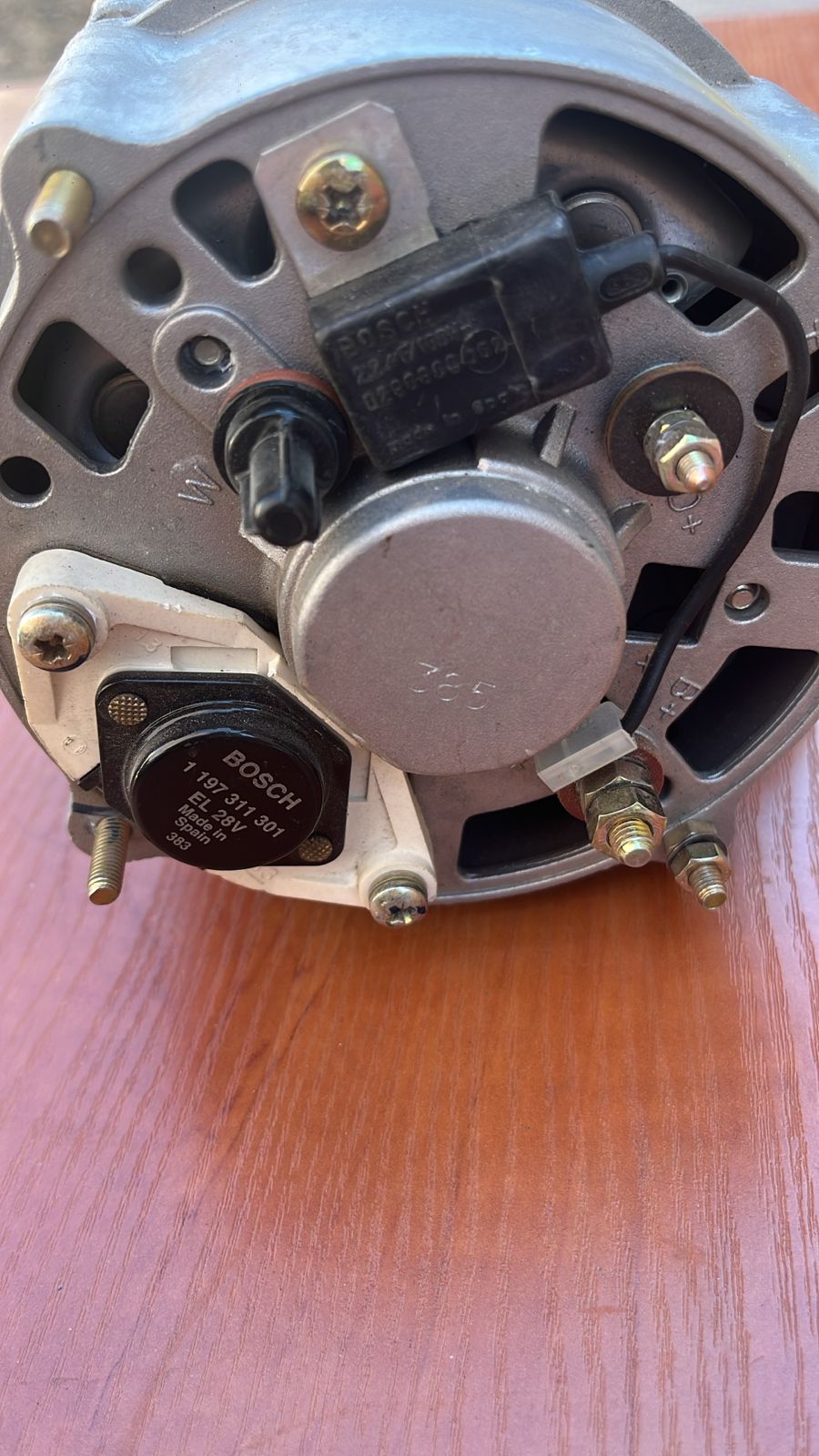 Генератор BOSCH K1-28V 10/35A 2