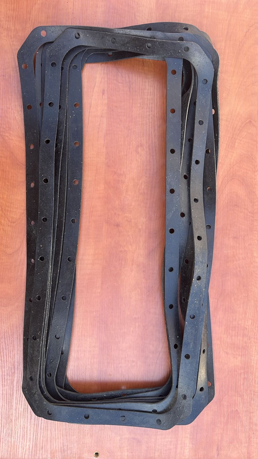 Прокладка поддона ЗиЛ-130 (резинопробка) 2