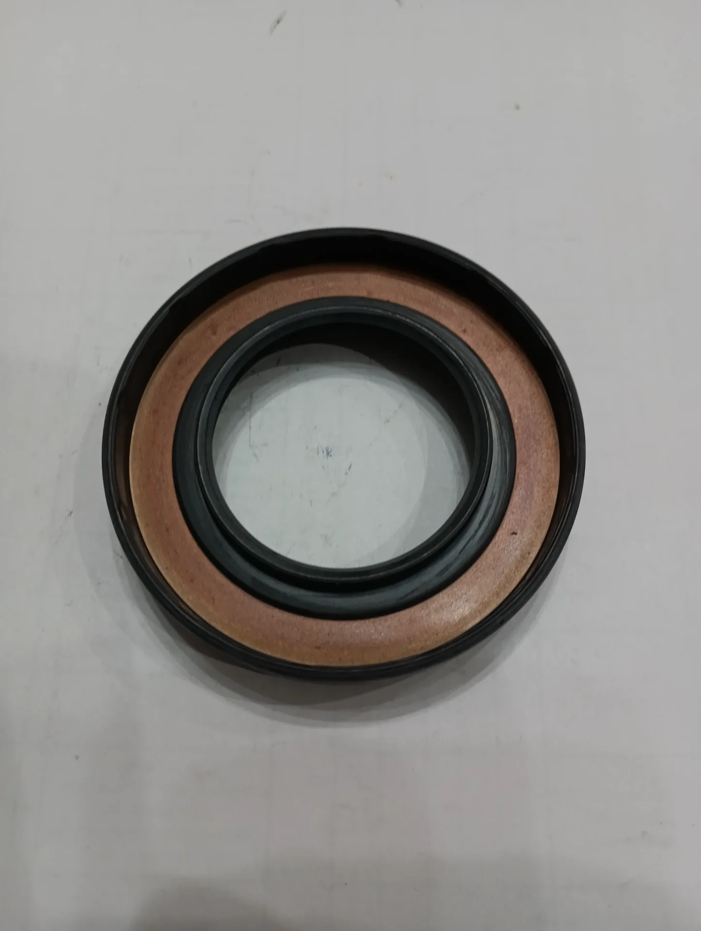 Сальник привода Toyota Hilux 04-15 / Land Cruiser 98-21 2