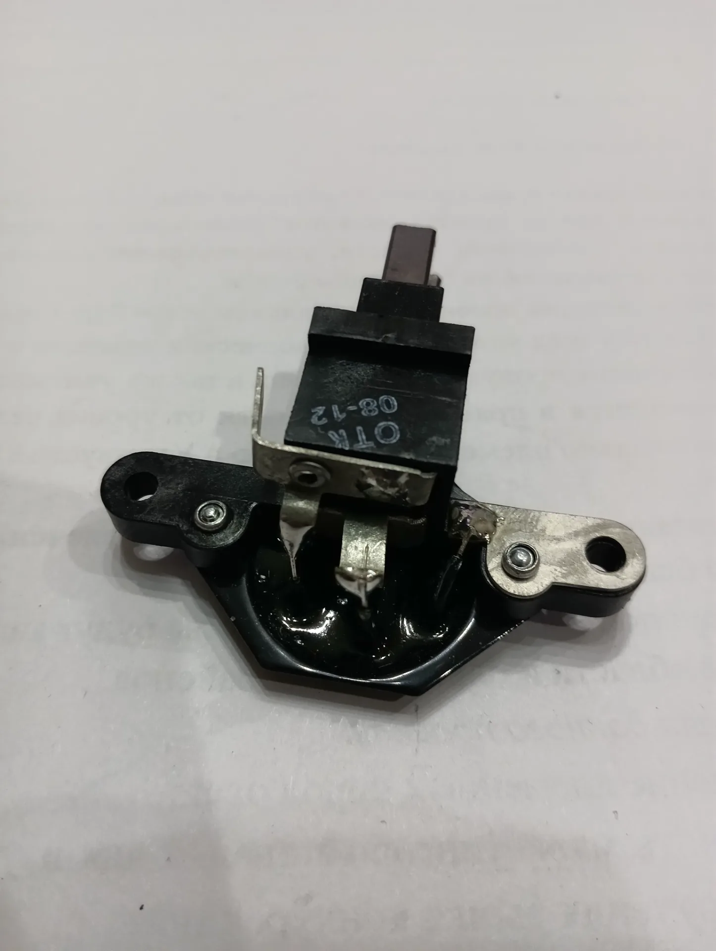 Регулятор напряжения Камаз 28В 5А с щеточным узлом 4