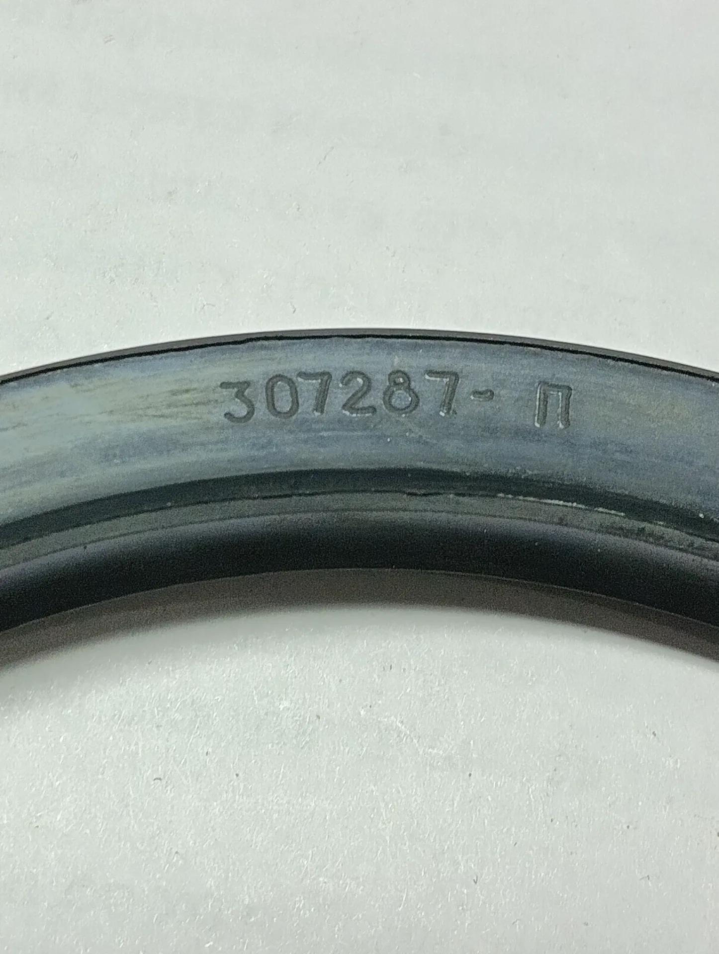 Сальник задней ступицы ЗИЛ 142х168 3