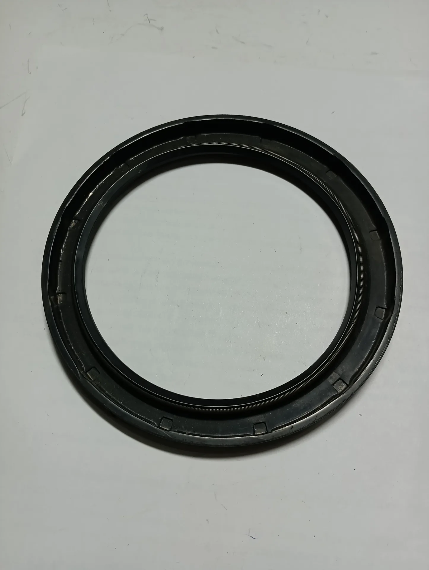 Сальник задней ступицы МАЗ 1.2-120х150-1 2