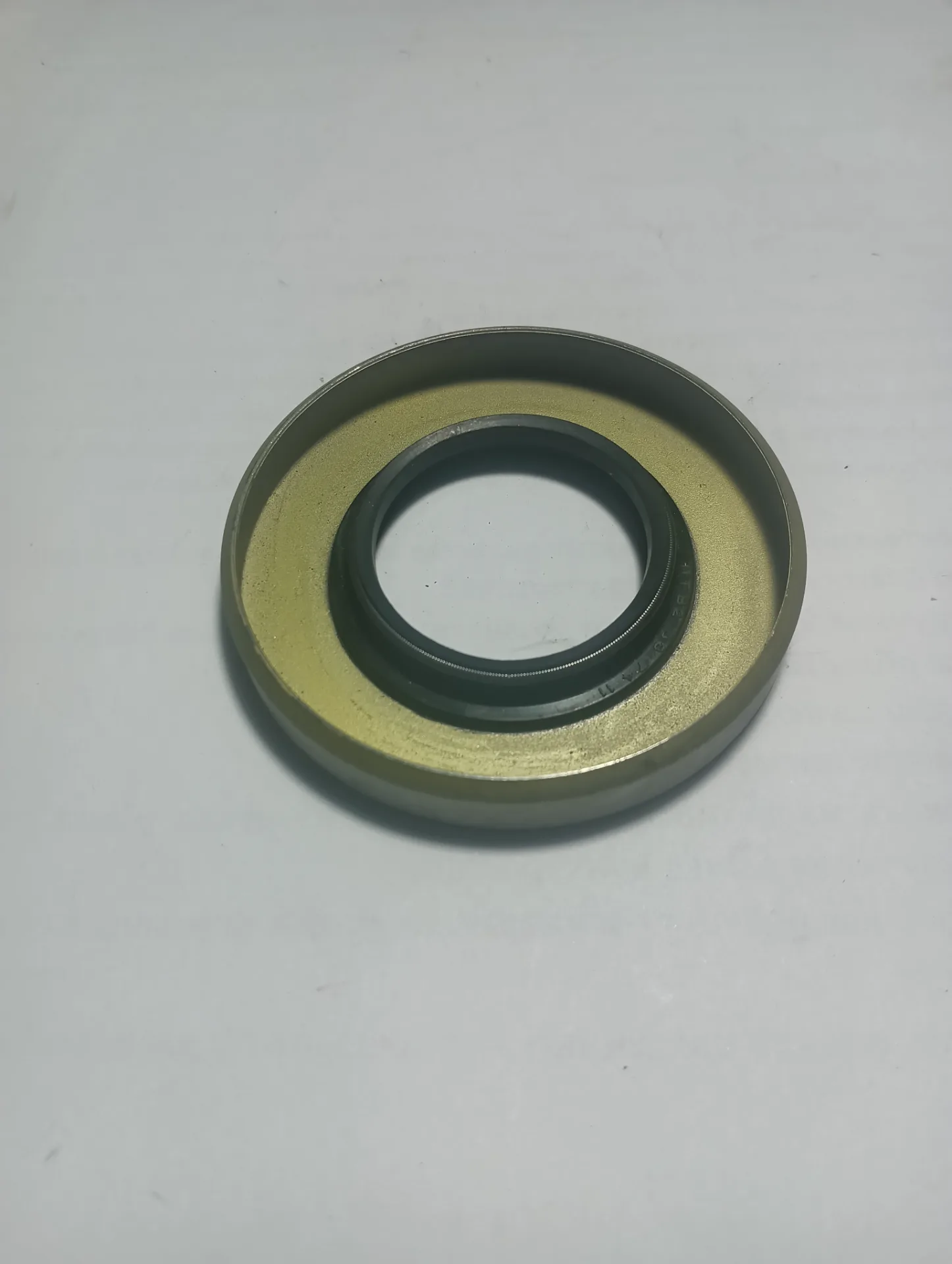 Сальник хвостовика редуктора TOYOTA LAND CRUISER KZJ78 1993-96 2