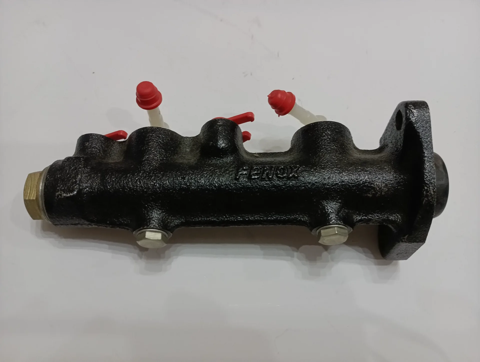 Главный тормозной цилиндр ВАЗ-2121 4