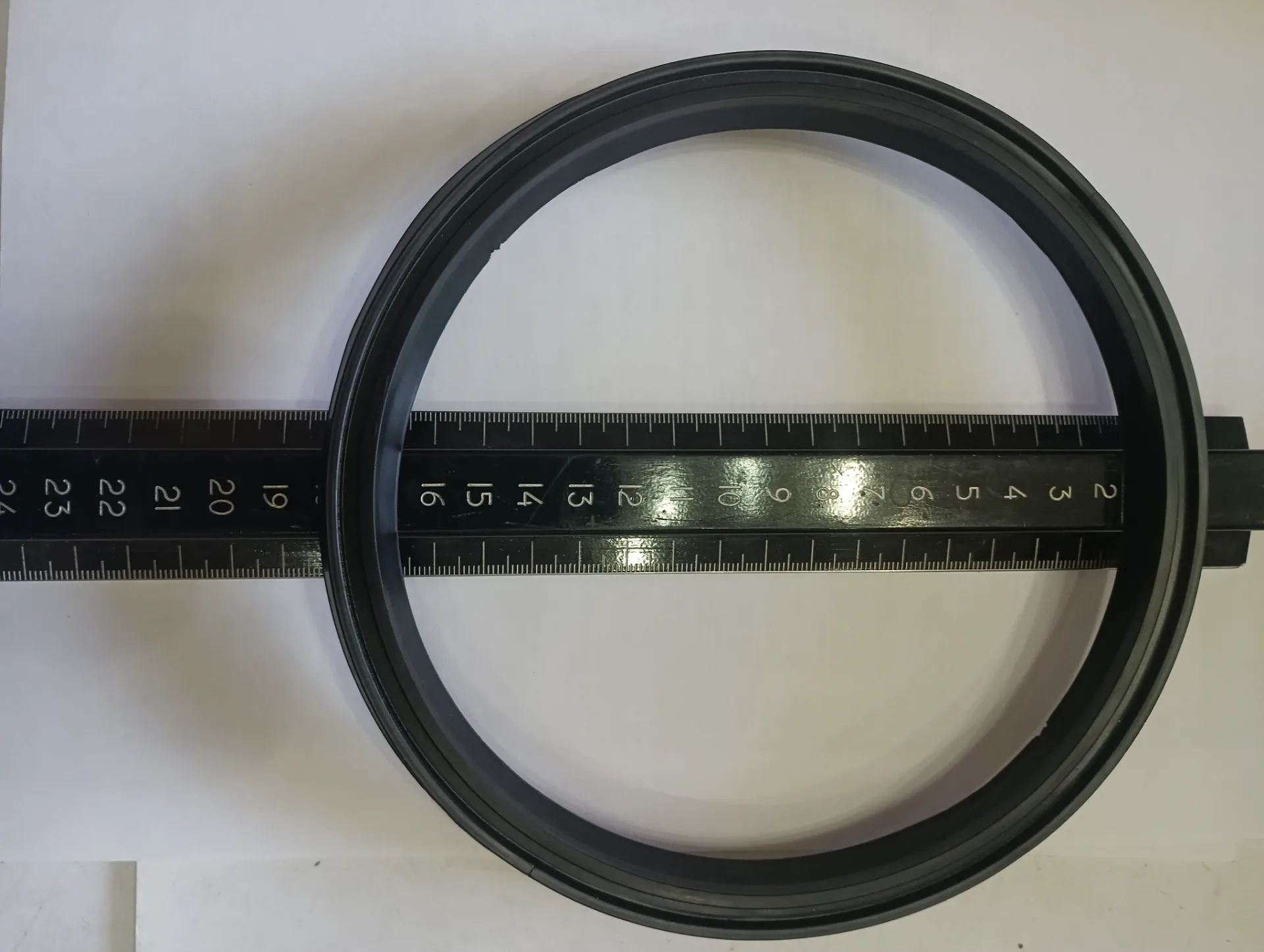 Манжета диаметр наружн. 180 мм. кольцо уплотнительное 3