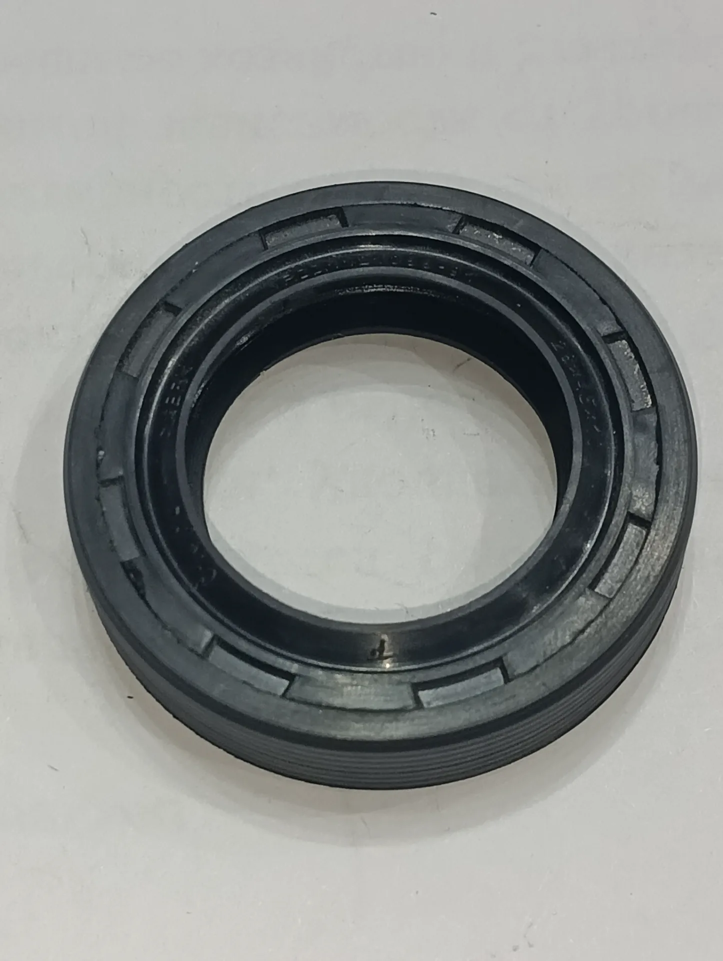 Сальник Камаз ТНВД 28х45х10 черный