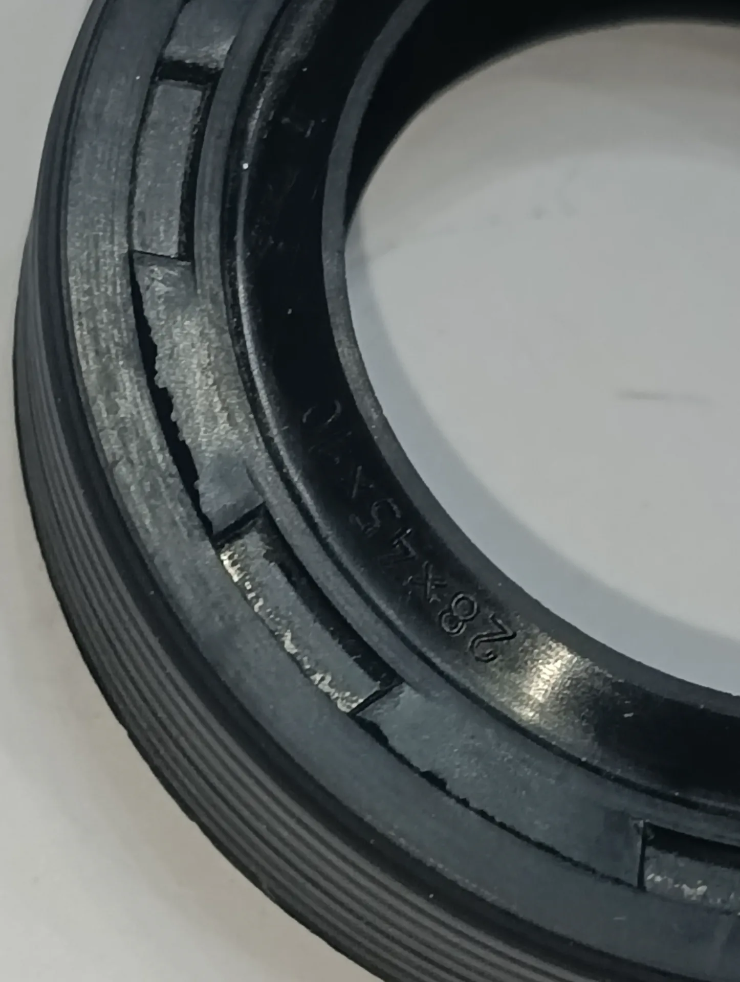 Сальник Камаз ТНВД 28х45х10 черный 3