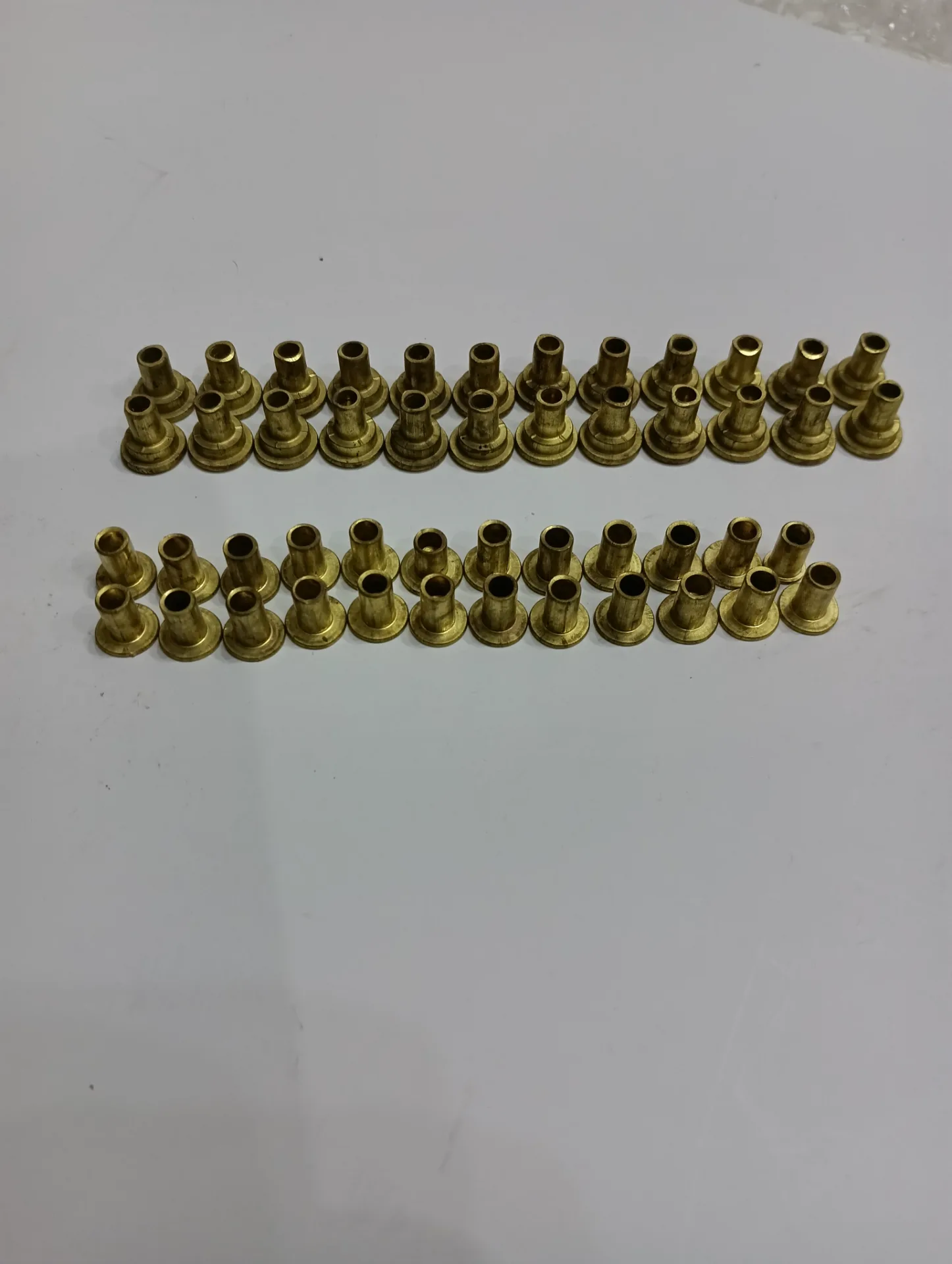 Заклепки латунные диам 5,5 х 9, 5,5 х 10. 2