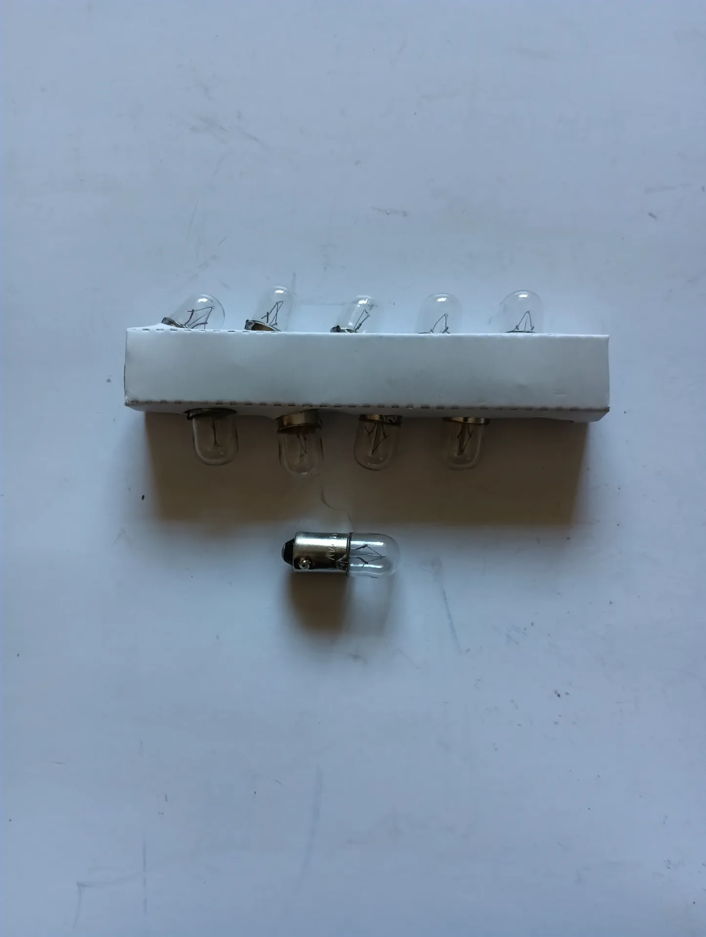 Автолампа А24-4W 2