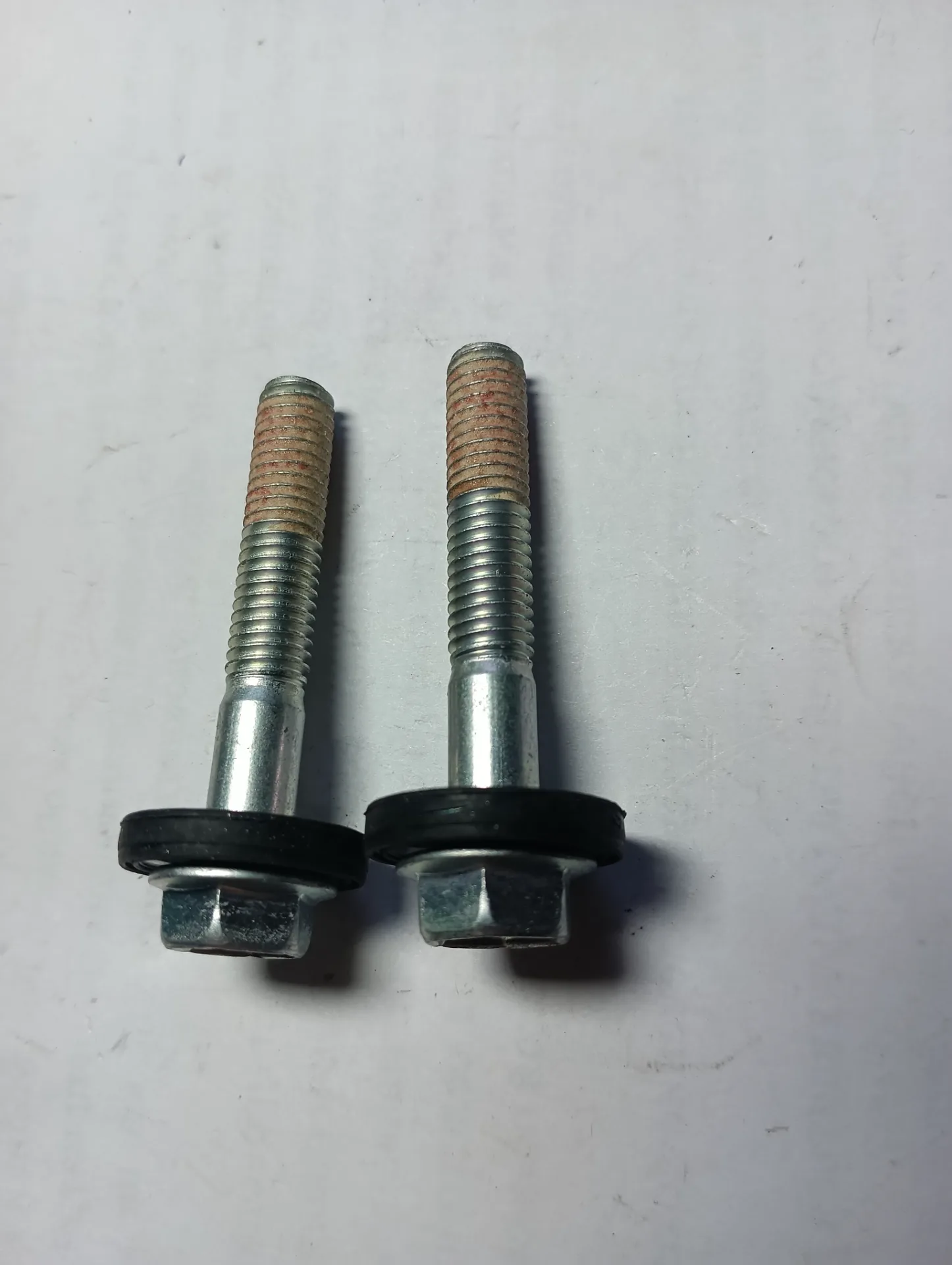 Болт крепления рейлинга крыши TOYOTA 2