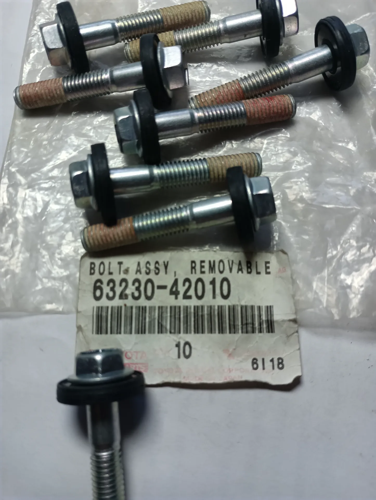 Болт крепления рейлинга крыши TOYOTA 3