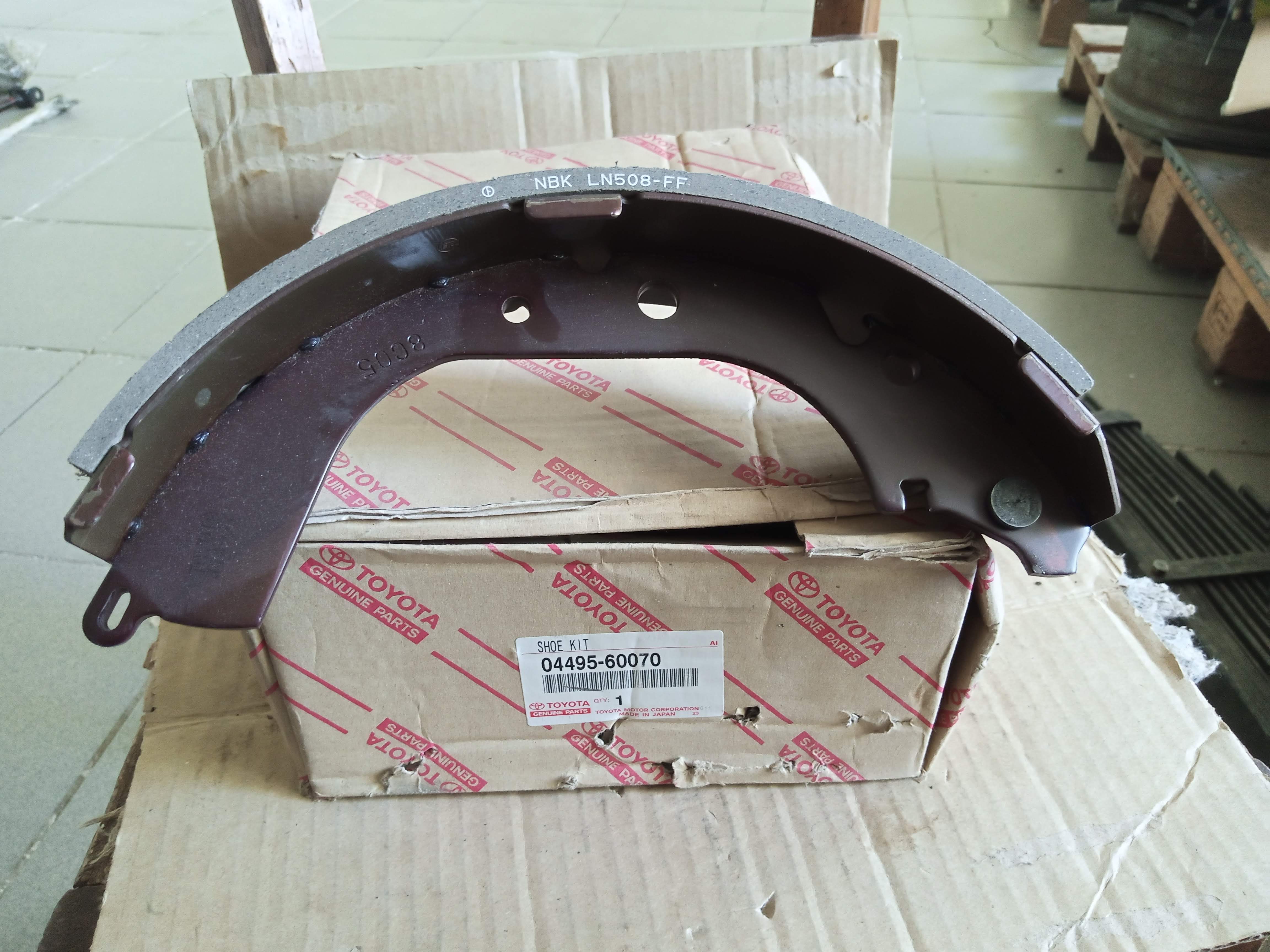 Колодки тормозные барабан TOYOTA LAND CRUISER 80, 105