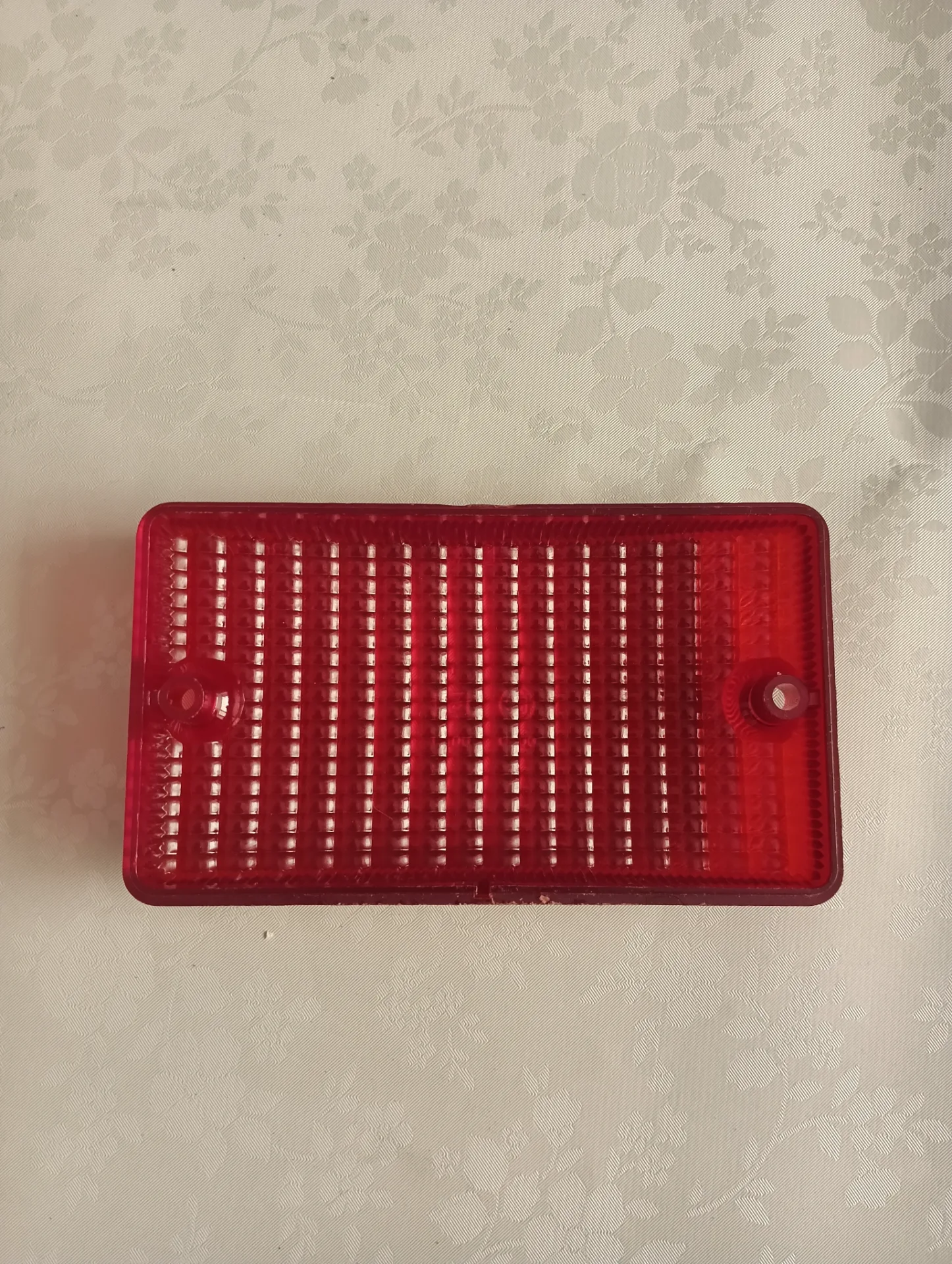 Стекло фонаря противотум. задн. красн. 2